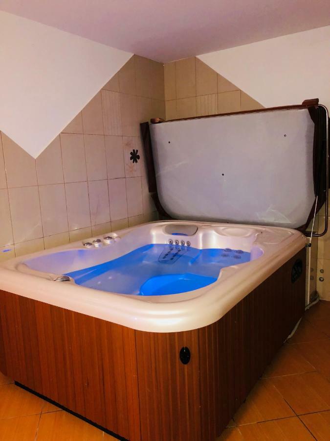 Apartmaji Zlata Lisicka Cerkno Ngoại thất bức ảnh
